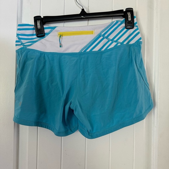Lululemon size 4 groovy running shorts - Picture 2 of 4